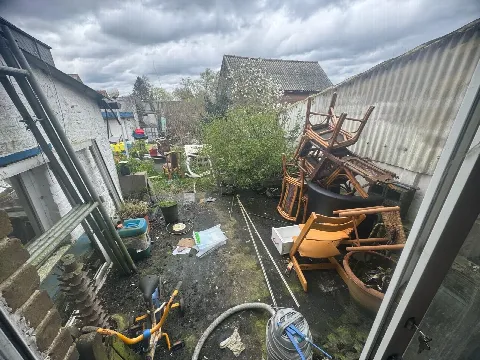 Débarras extérieur — chantier dans la région de Grobbendonk