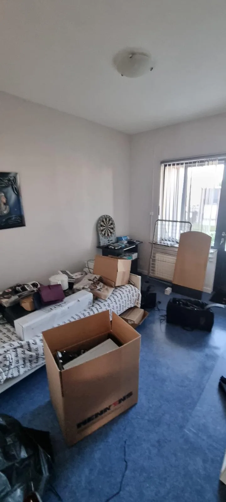 Avant débarras à Ath — Appartement : pièce vidée et nettoyée