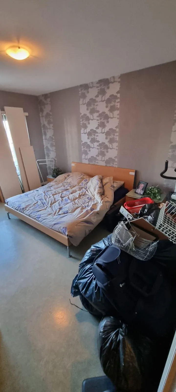 Avant débarras — Chambre vidée, prête à être remise en état