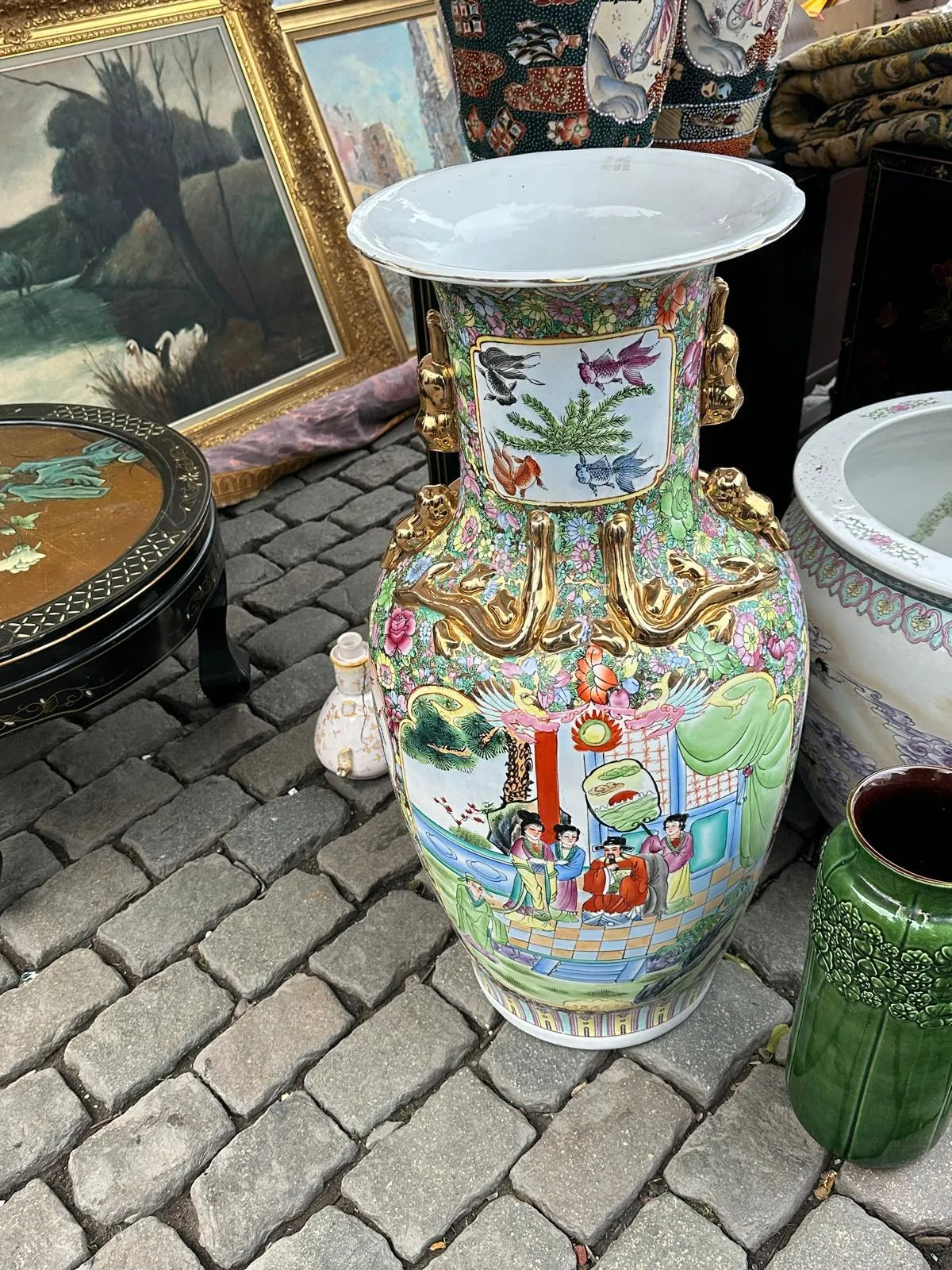 Vide grenier — chantier dans la région de Bilzen