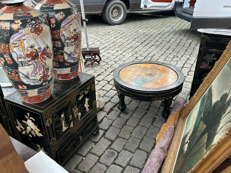 Vide grenier — chantier dans la région de Dalhem