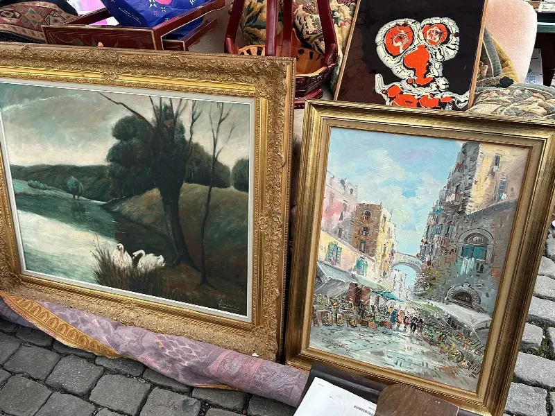 Vide grenier — chantier dans la région de Rendeux