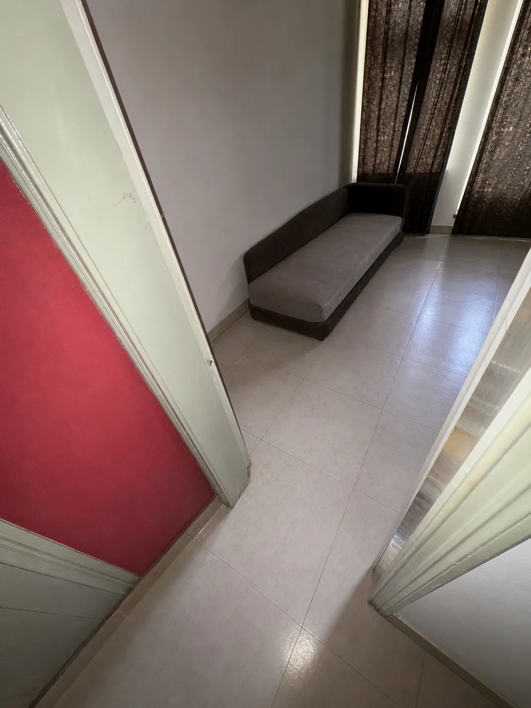 Après débarras à Seraing — Chambre type accumulation, entièrement assainie