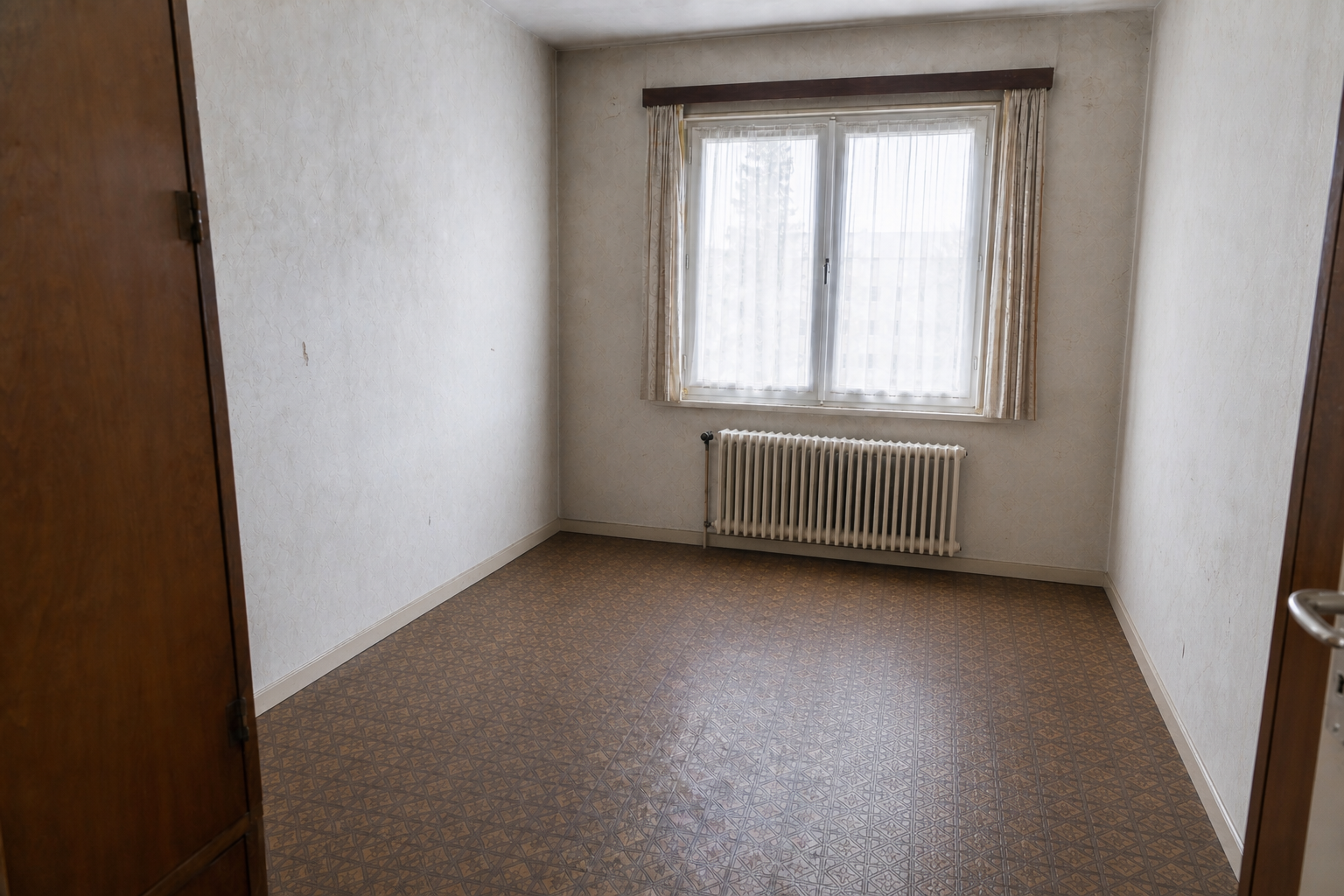 Vide maison ouvrière à As : avant, en cours et après — après débarras