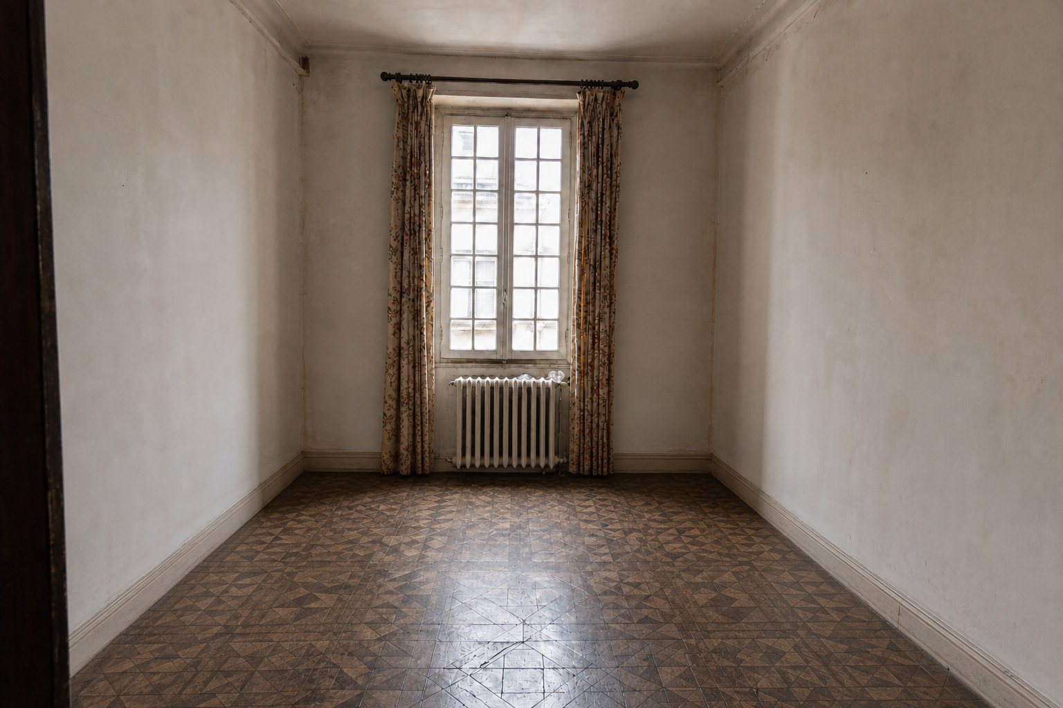 Vide maison historique intra-muros à Binche : avant, en cours et après — après débarras