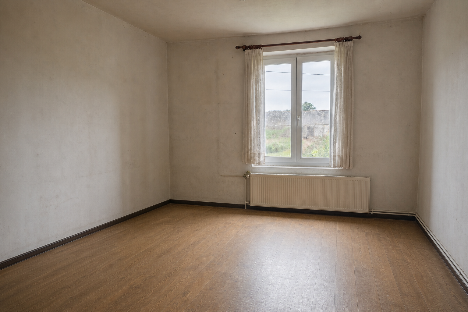 Vide maison villageoise avec grange à Bullange : avant, en cours et après — après débarras