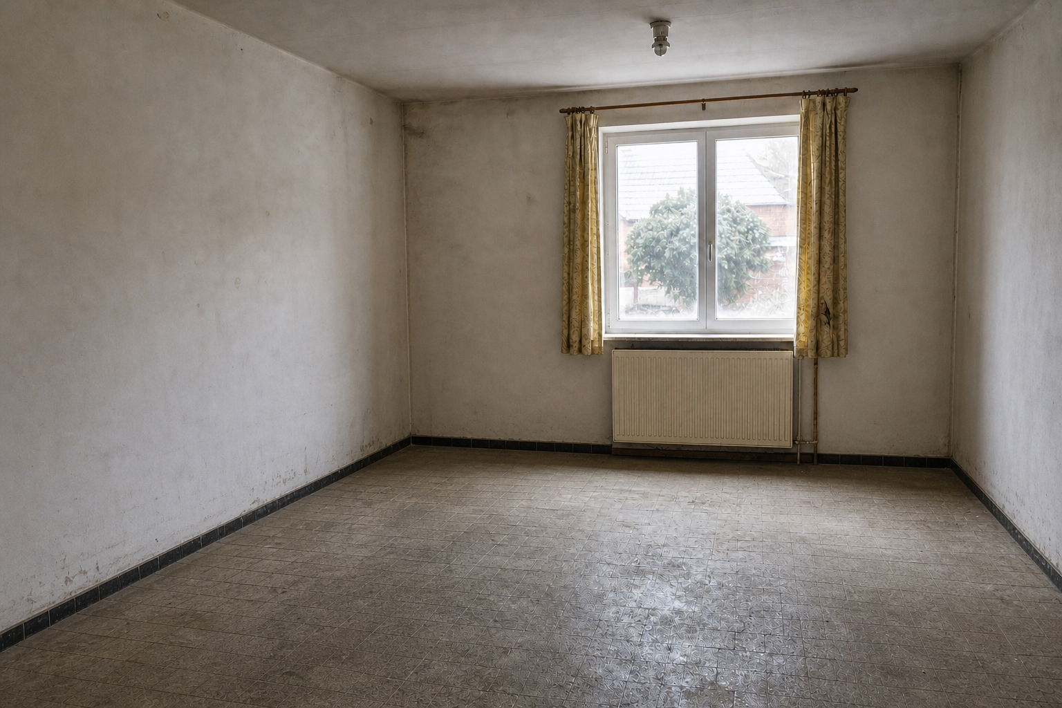 Vide garage-atelier à Chièvres : avant, en cours et après — après débarras
