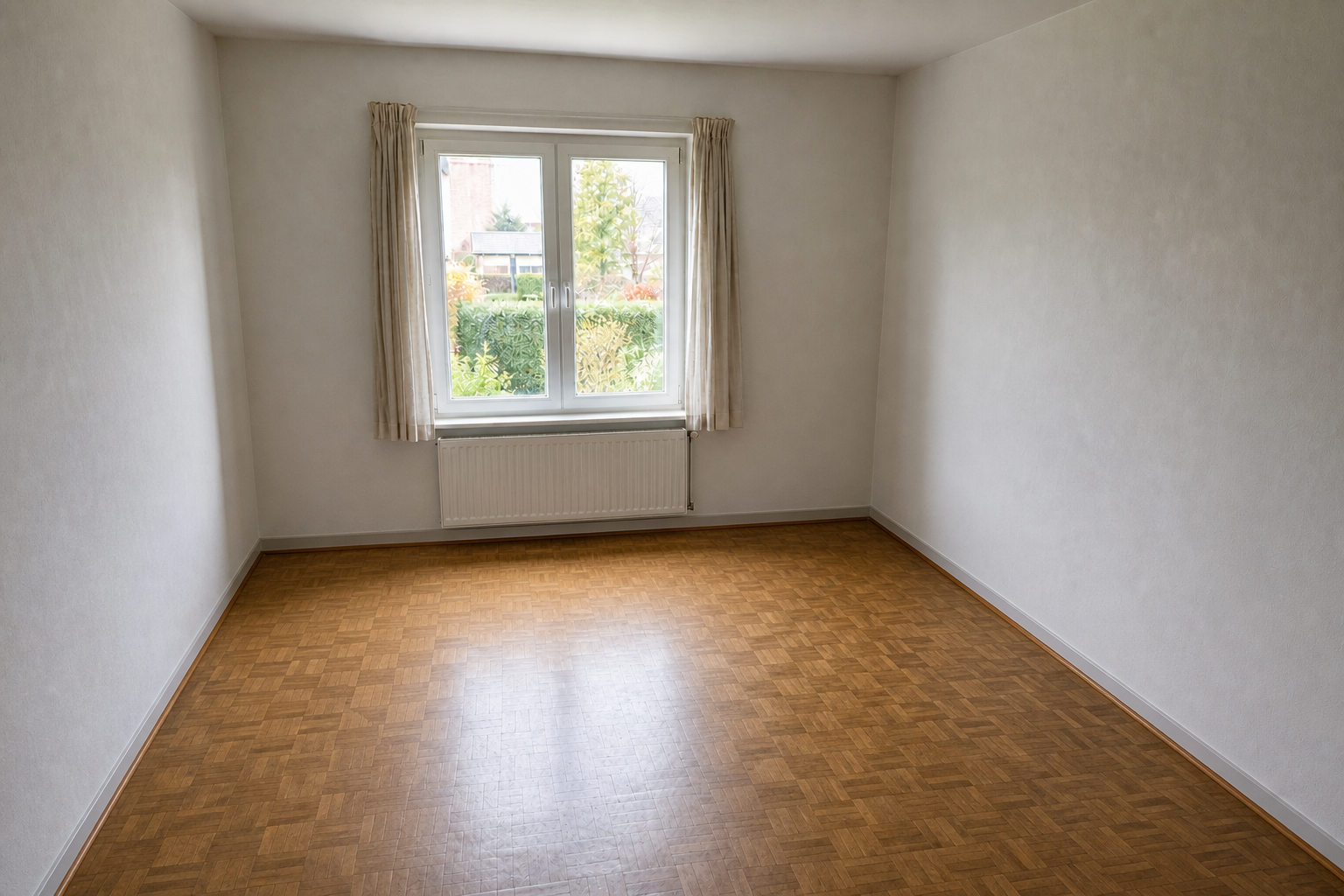 Vide villa quatre façades à Dilbeek : avant, en cours et après — après débarras