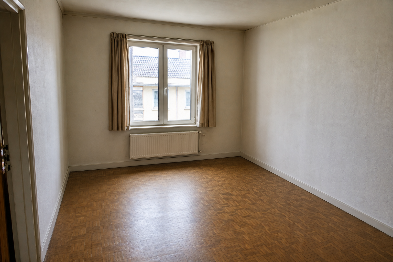 Vide appartement à Evere : avant, en cours et après — après débarras