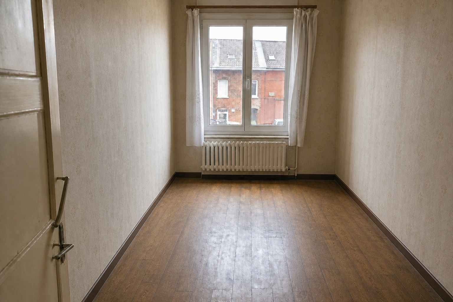 Vide maison ouvrière à Frameries : avant, en cours et après — après débarras