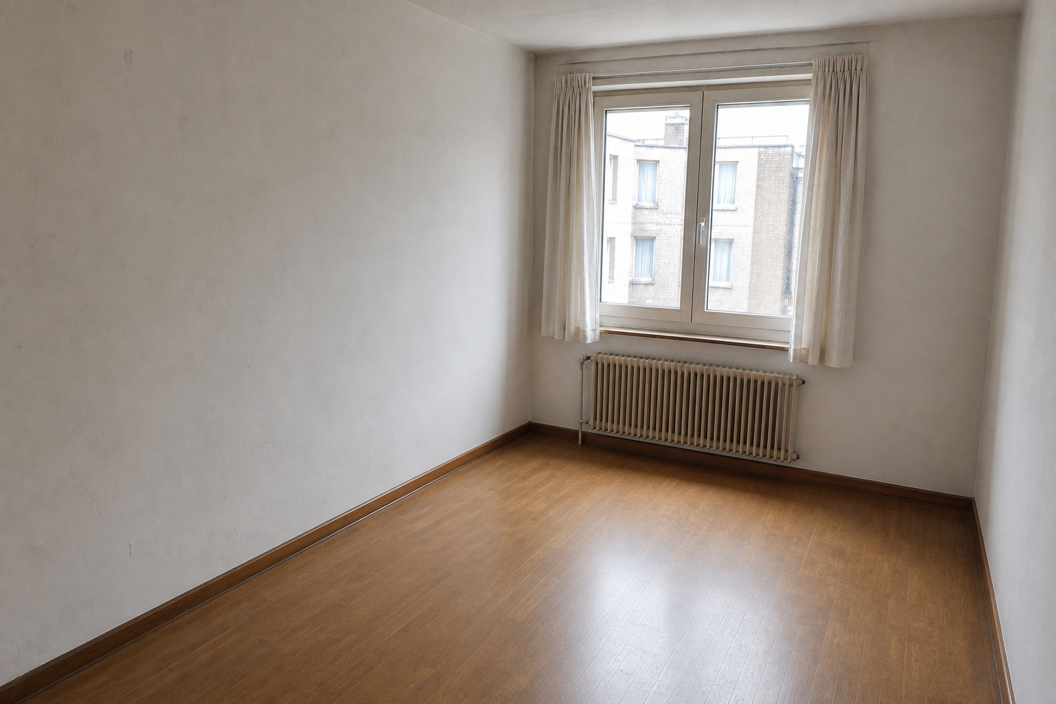 Vide appartement avec cave à Hemiksem : avant, en cours et après — après débarras