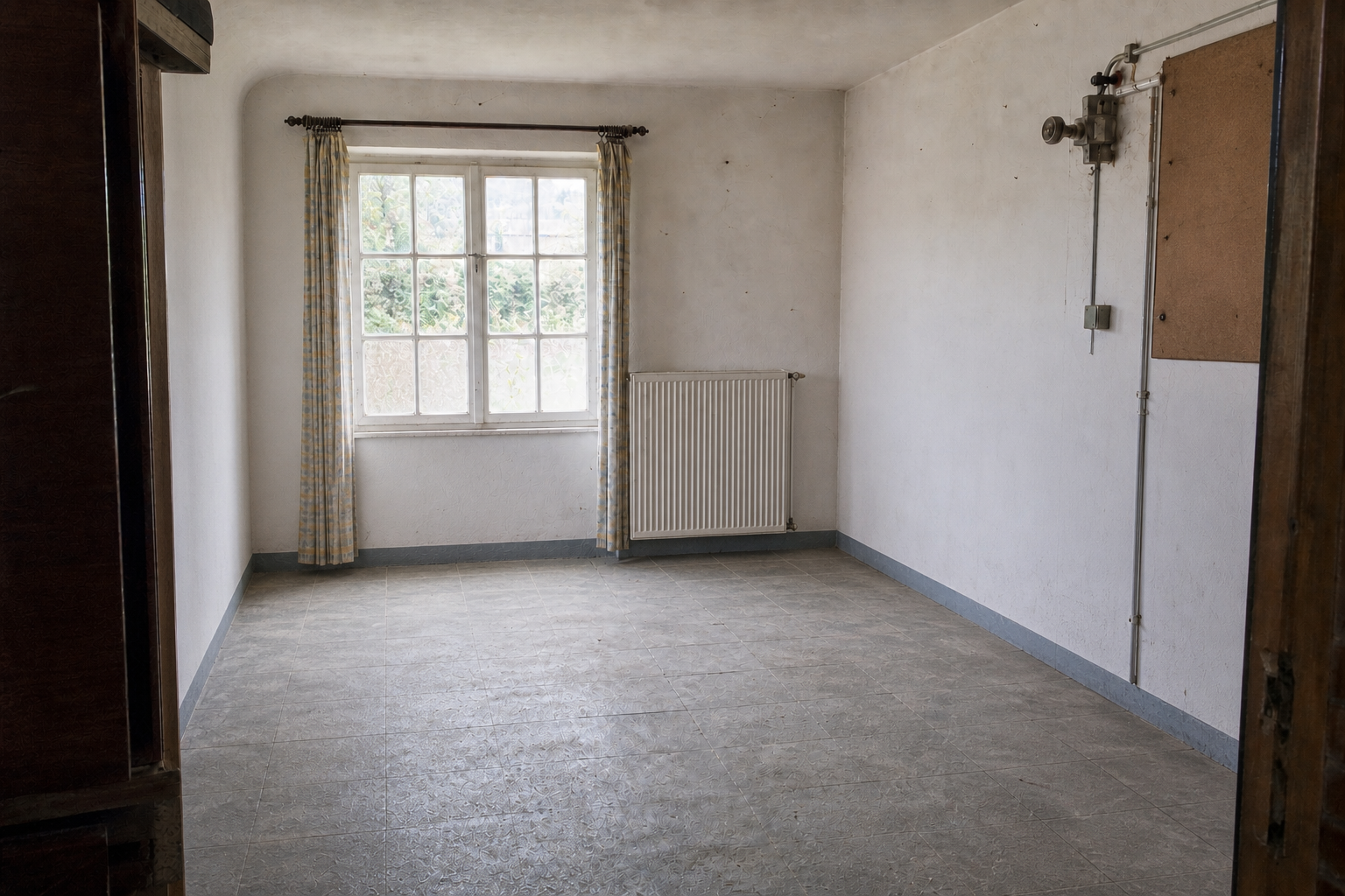 Vide garage-atelier à Hotton : avant, en cours et après — après débarras