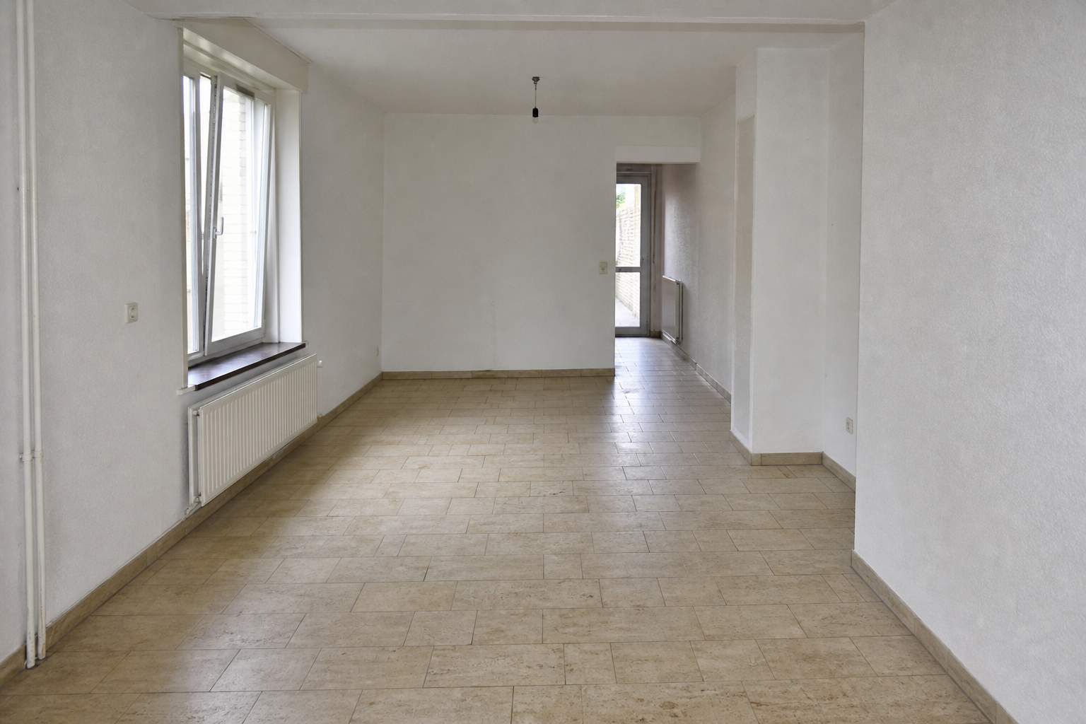 Vide maison mitoyenne à Ittre : avant, en cours et après — après débarras