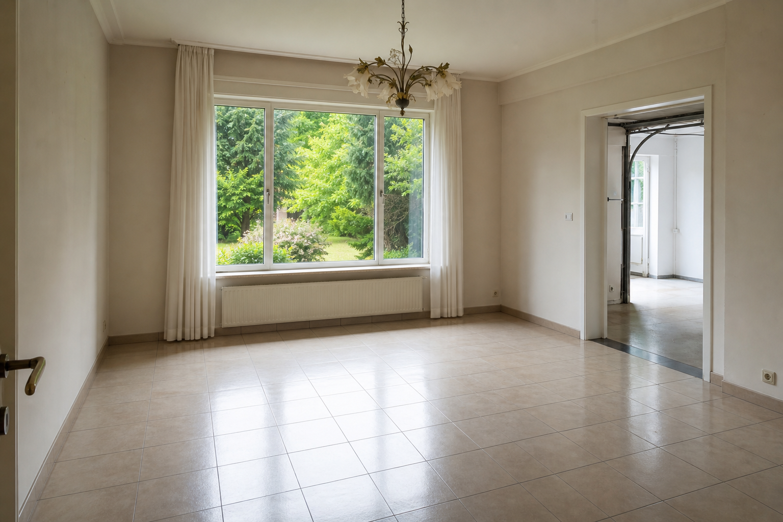 Vide villa à Kapellen : avant, en cours et après — après débarras