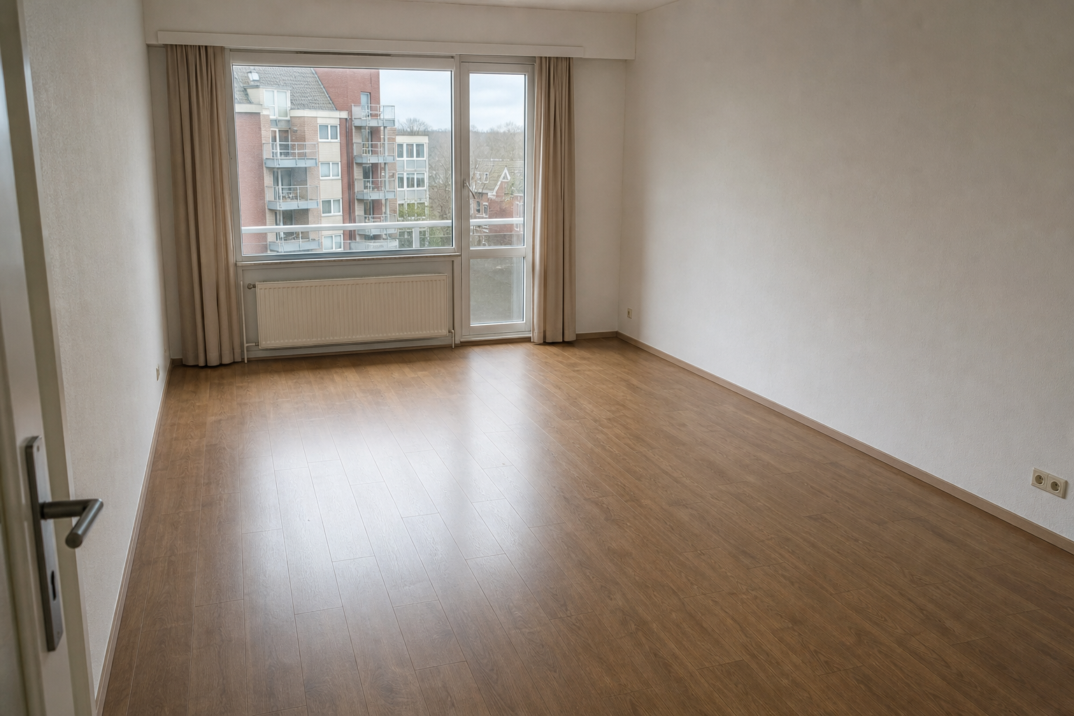 Vide appartement en résidence à La Hulpe : avant, en cours et après — après débarras