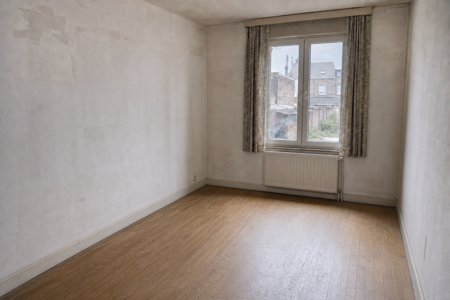Vide maison mitoyenne à Lede : avant, en cours et après — après débarras