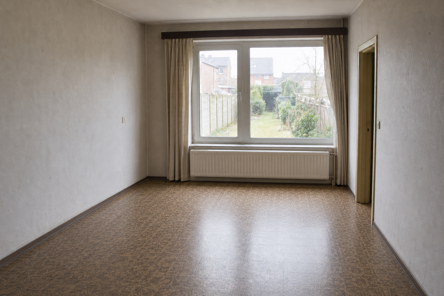 Vide maison ardennaise avec annexes à Lierneux : avant, en cours et après — après débarras