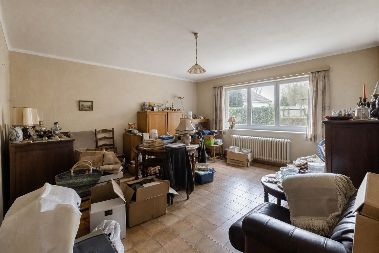 Vide maison de plain-pied à Lincent : avant, en cours et après — avant débarras