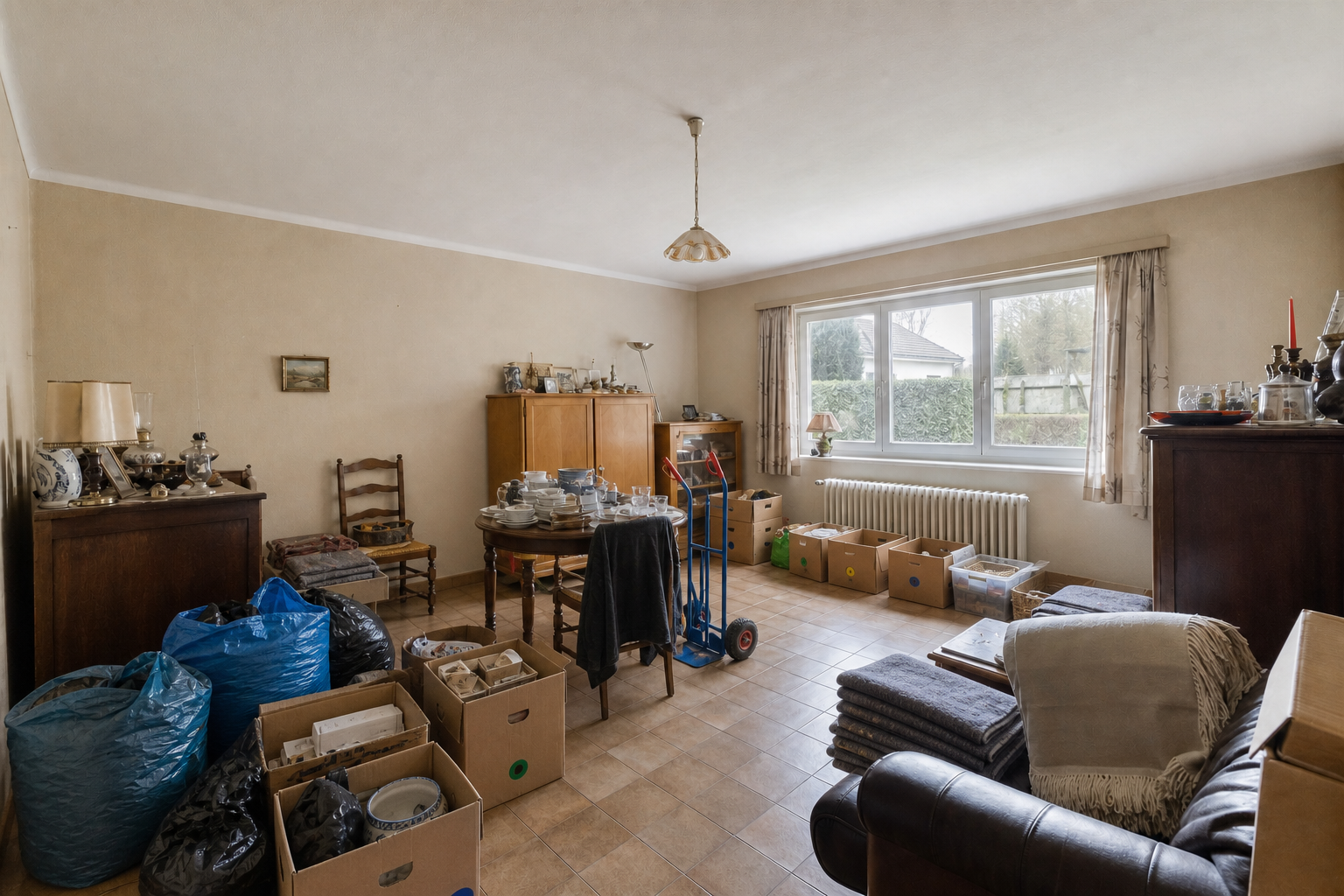 Vide maison de plain-pied à Lincent : avant, en cours et après — intervention en cours