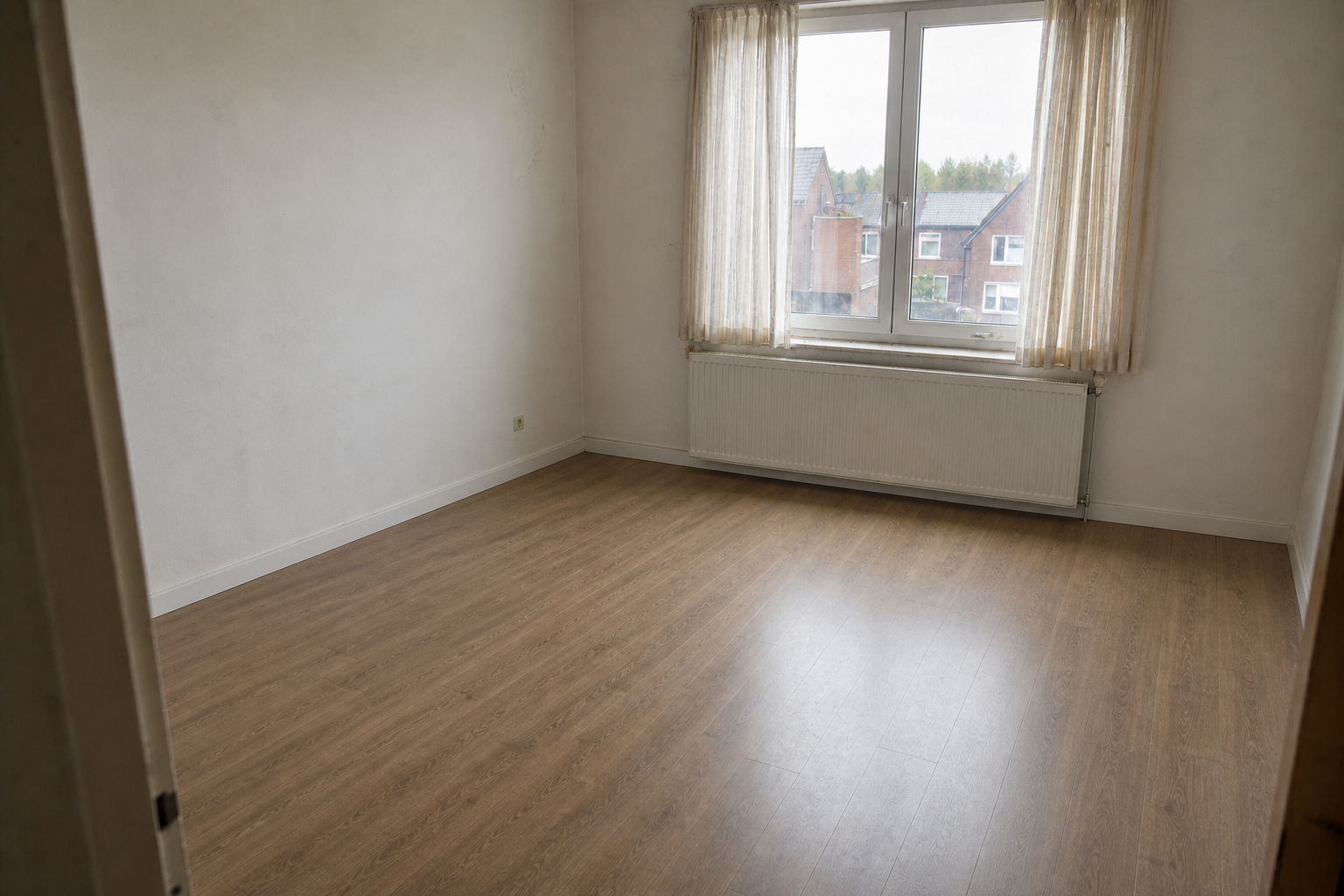 Vide appartement à Lint : avant, en cours et après — après débarras