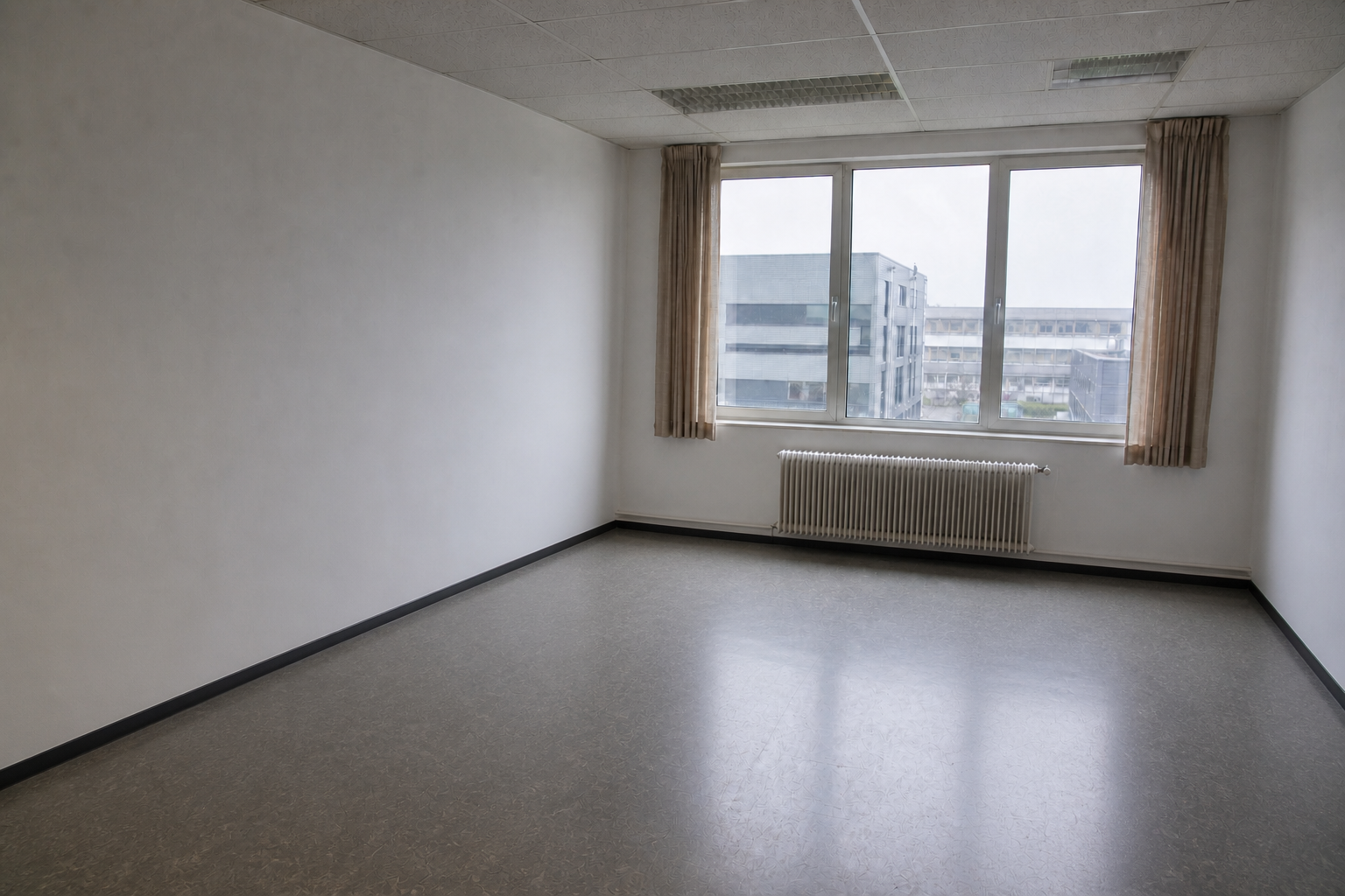 Vide bureaux à Machelen : avant, en cours et après — après débarras