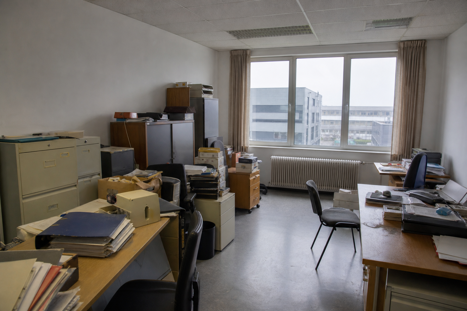 Vide bureaux à Machelen : avant, en cours et après — avant débarras