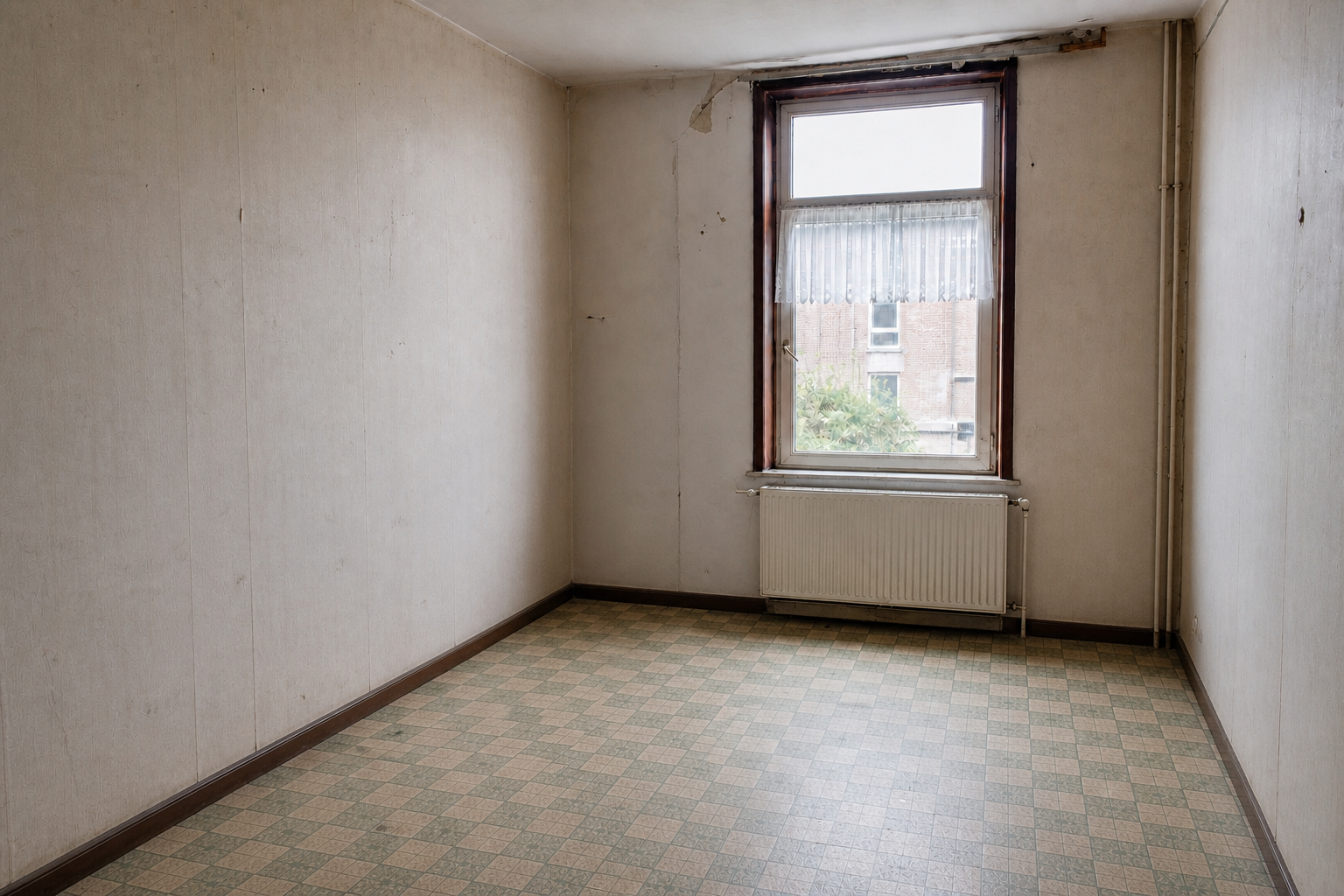 Vide maison ouvrière mitoyenne à Manage : avant, en cours et après — après débarras