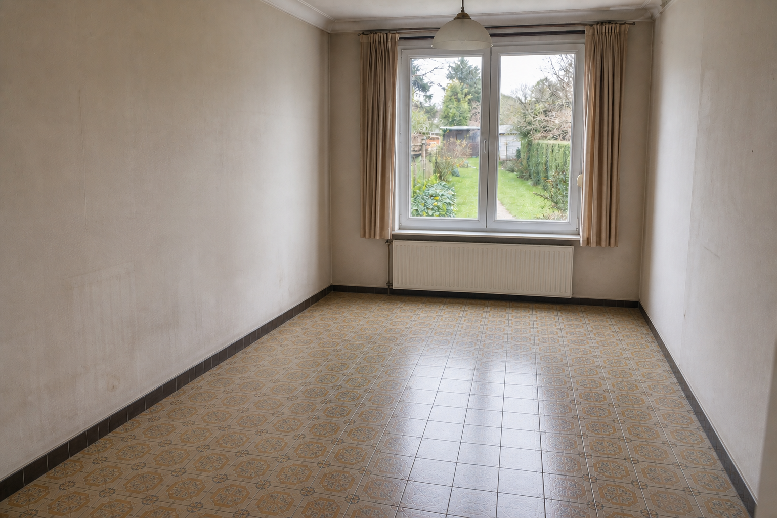 Vide maison mitoyenne à Mortsel : avant, en cours et après — après débarras