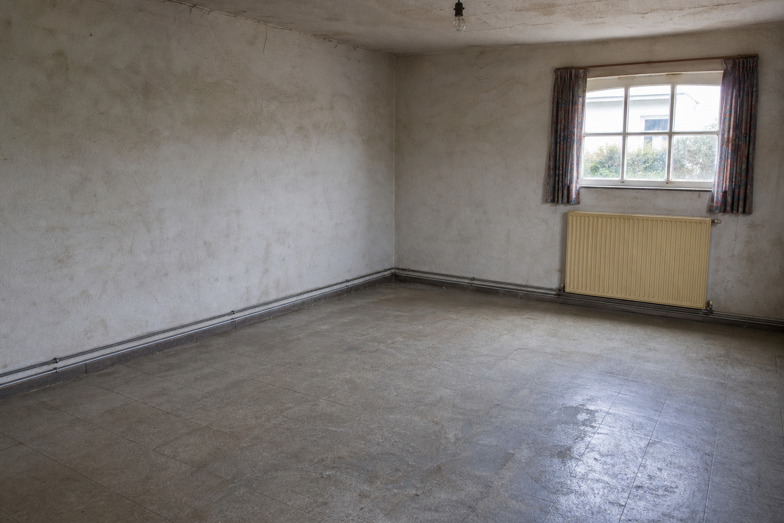 Vide garage-atelier à Orp-Jauche : avant, en cours et après — après débarras