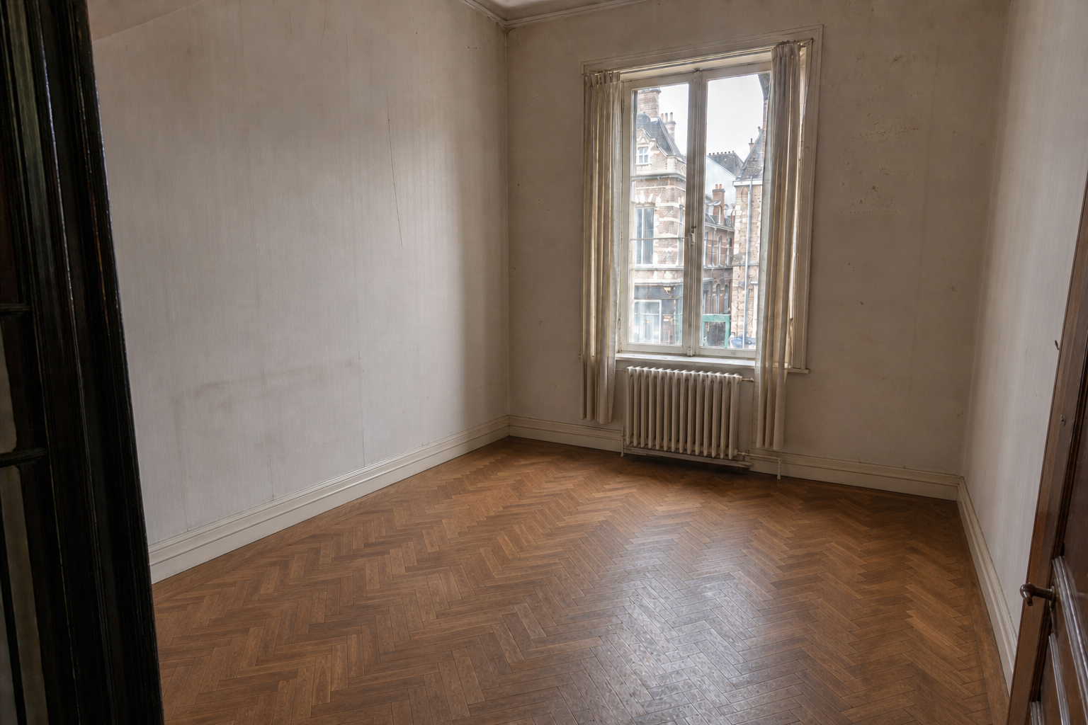 Vide appartement de centre historique à Audenarde : avant, en cours et après — après débarras