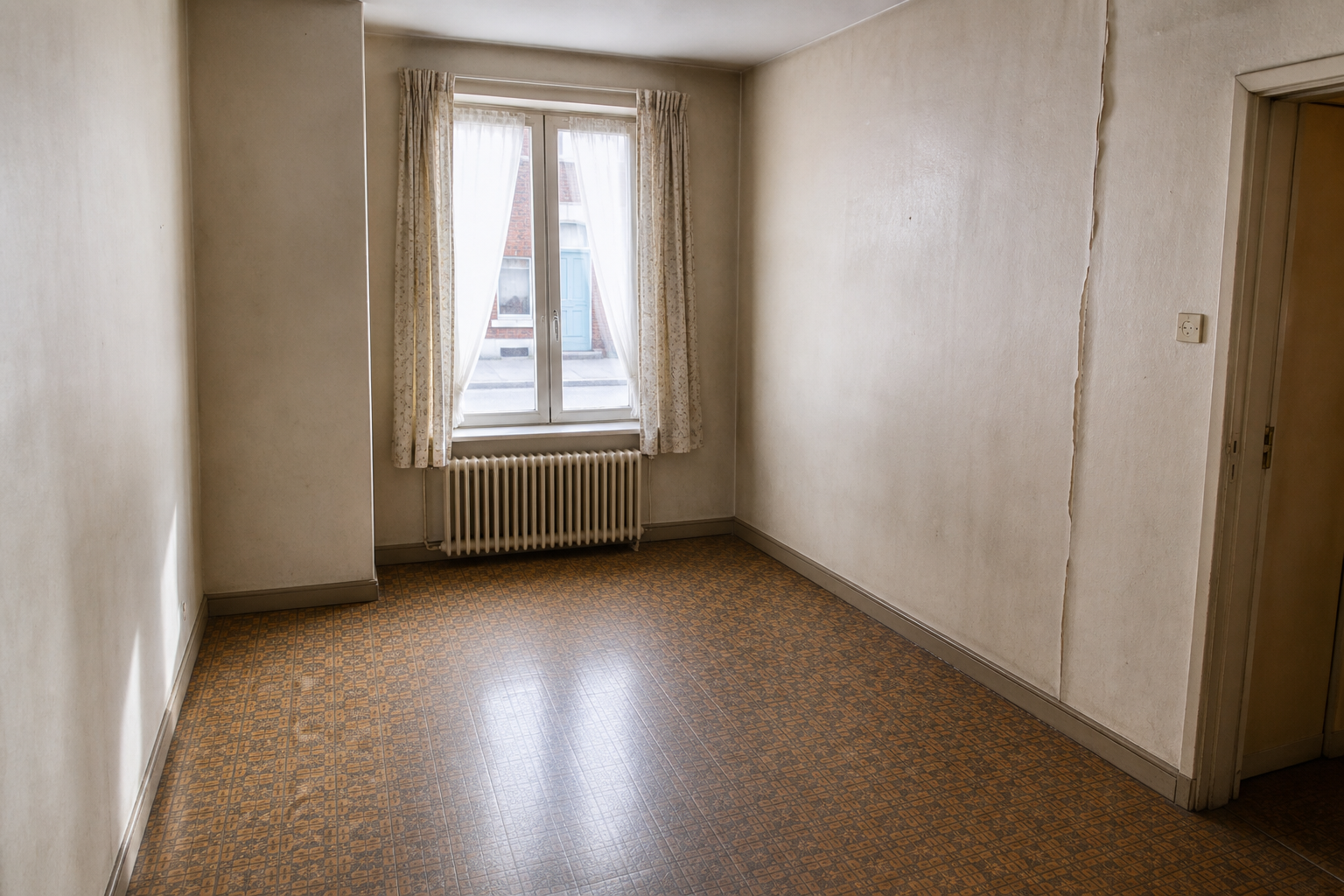 Vide maison ouvrière à Quiévrain : avant, en cours et après — après débarras