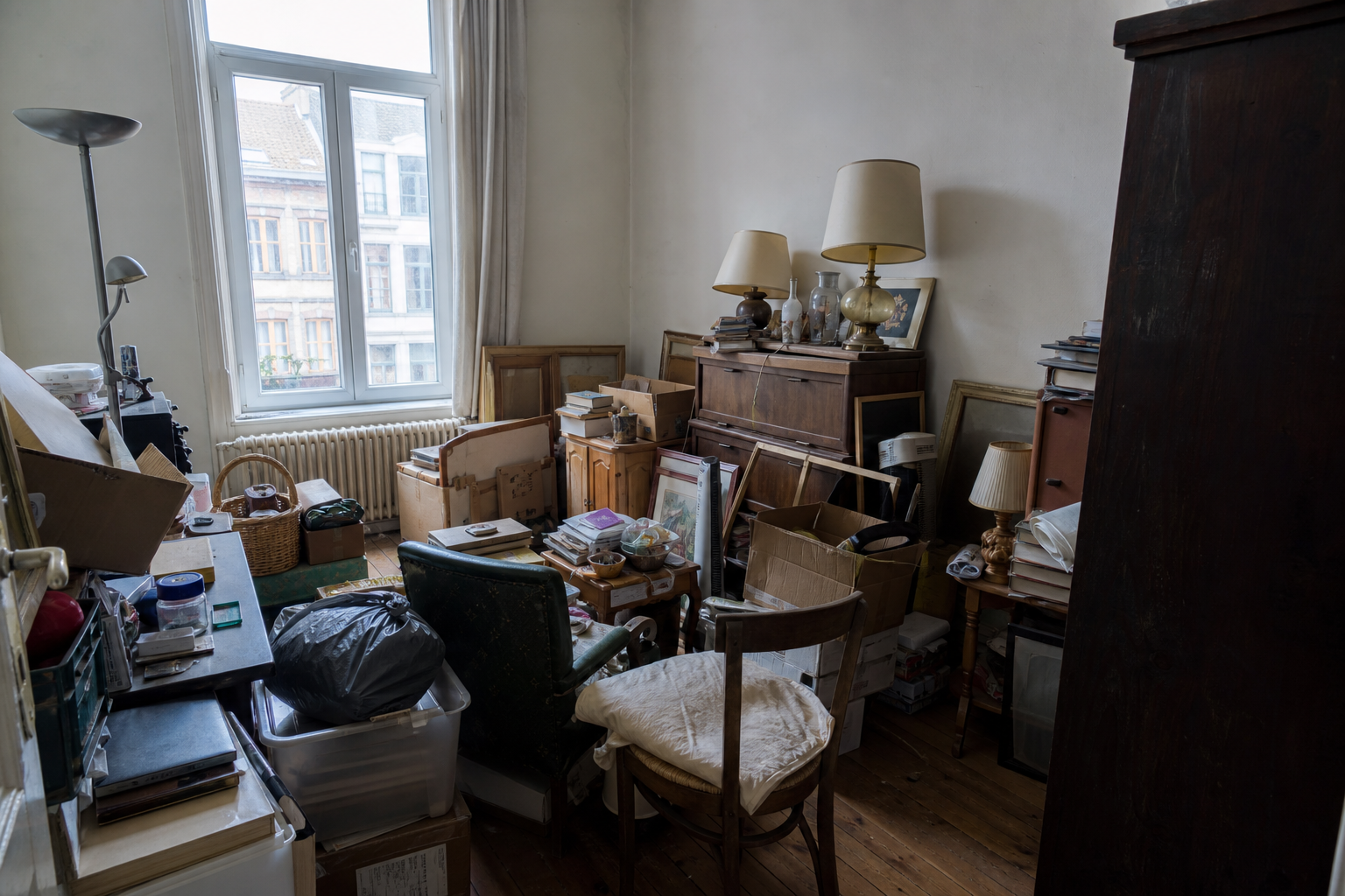 Vide appartement à Saint-Josse-ten-Noode : avant, en cours et après — avant débarras