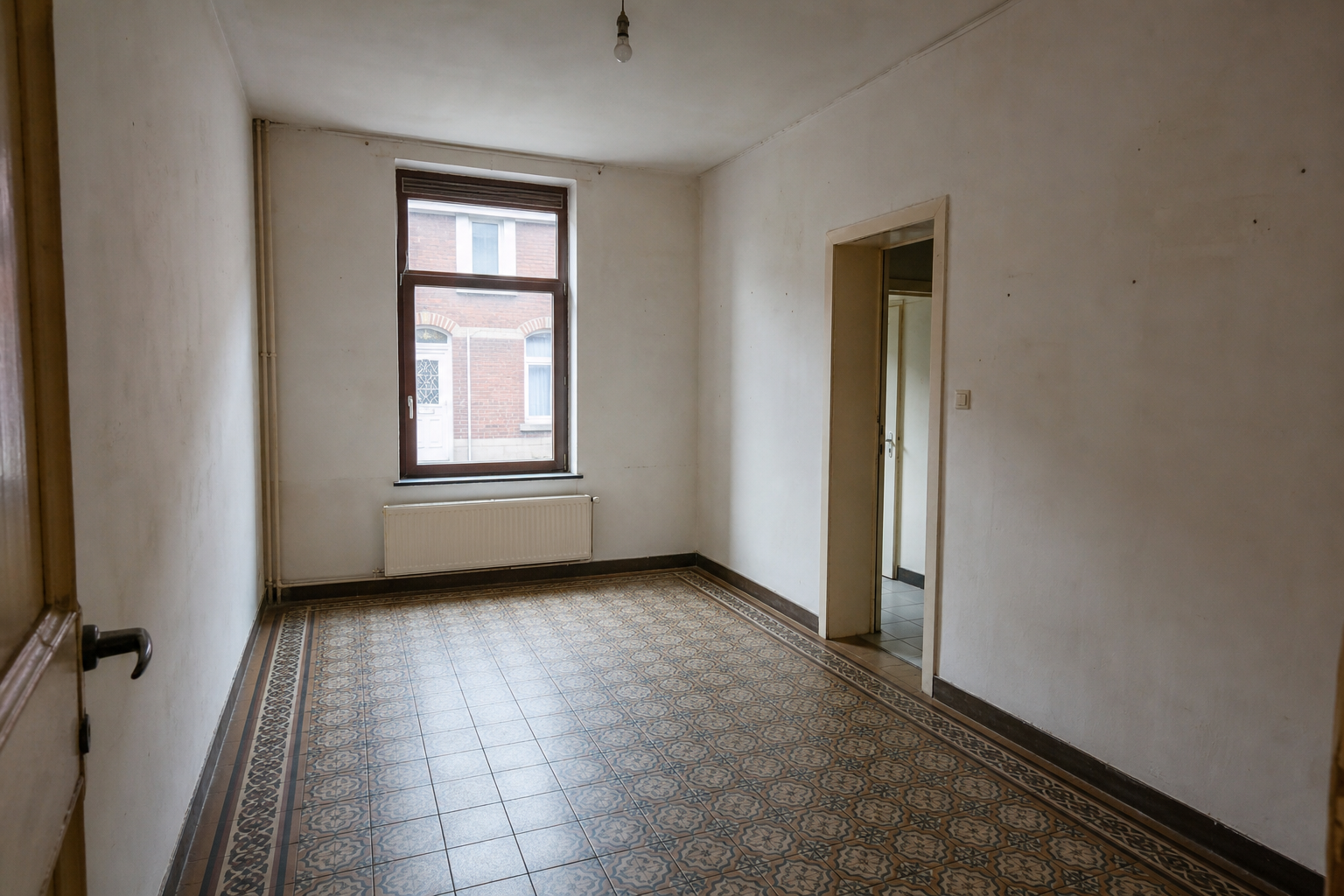 Vide maison de mineur à Saint-Nicolas : avant, en cours et après — après débarras