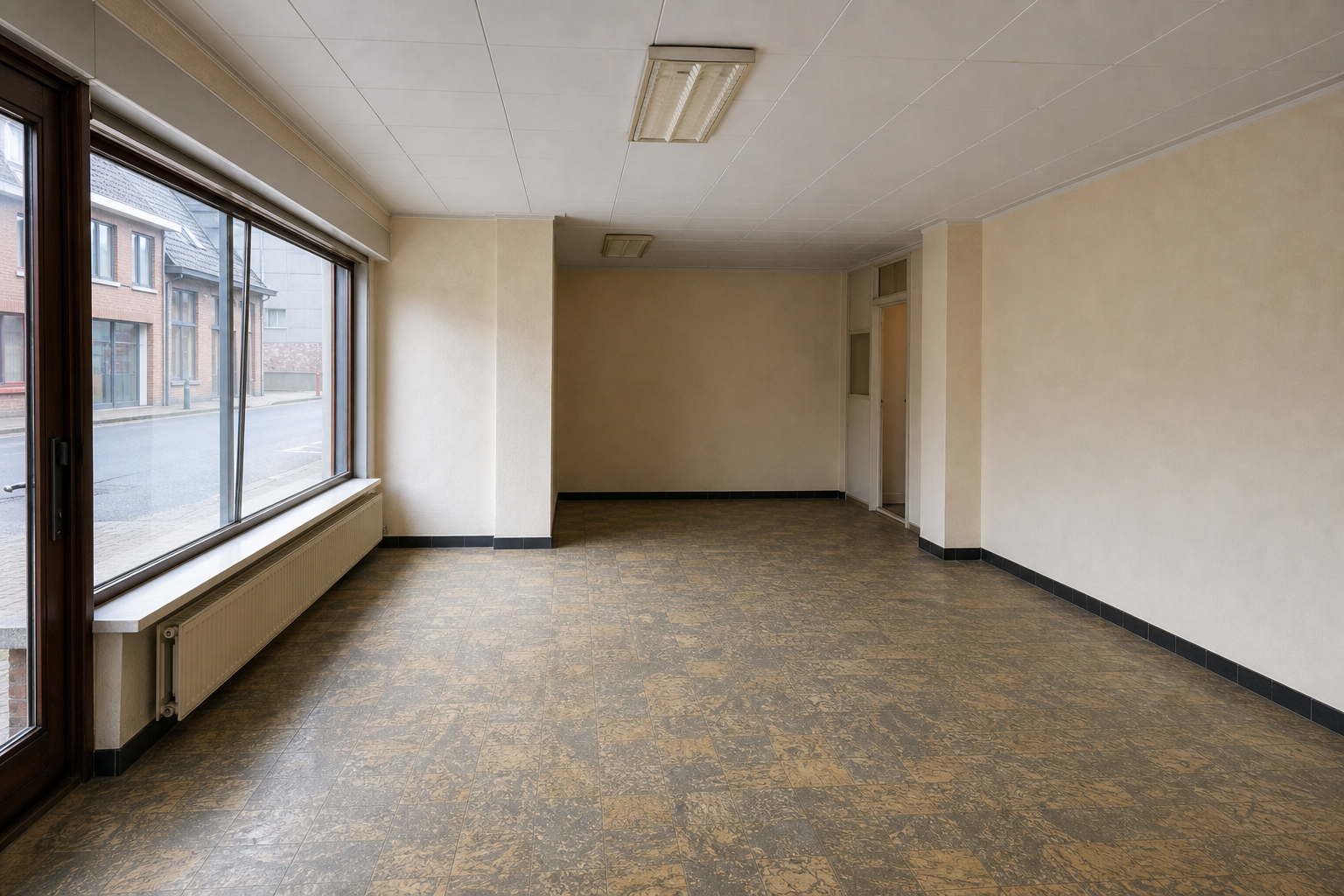 Vide maison transfrontalière à Espierres-Helchin : avant, en cours et après — après débarras