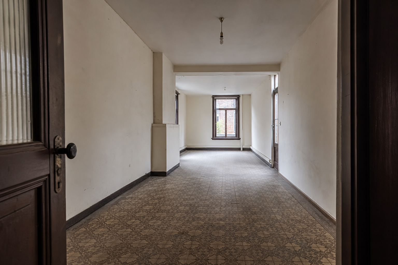 Vide maison ouvrière mitoyenne à Trooz : avant, en cours et après — après débarras