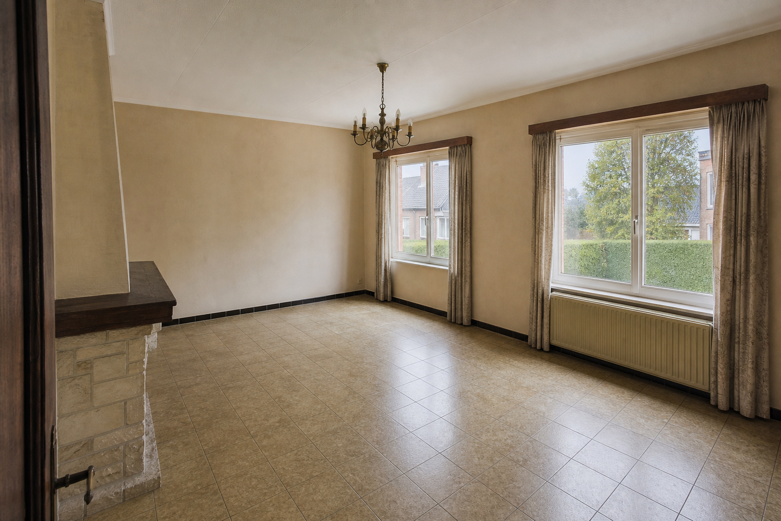 Vide villa quatre façades à Villers-Le-Bouillet : avant, en cours et après — après débarras
