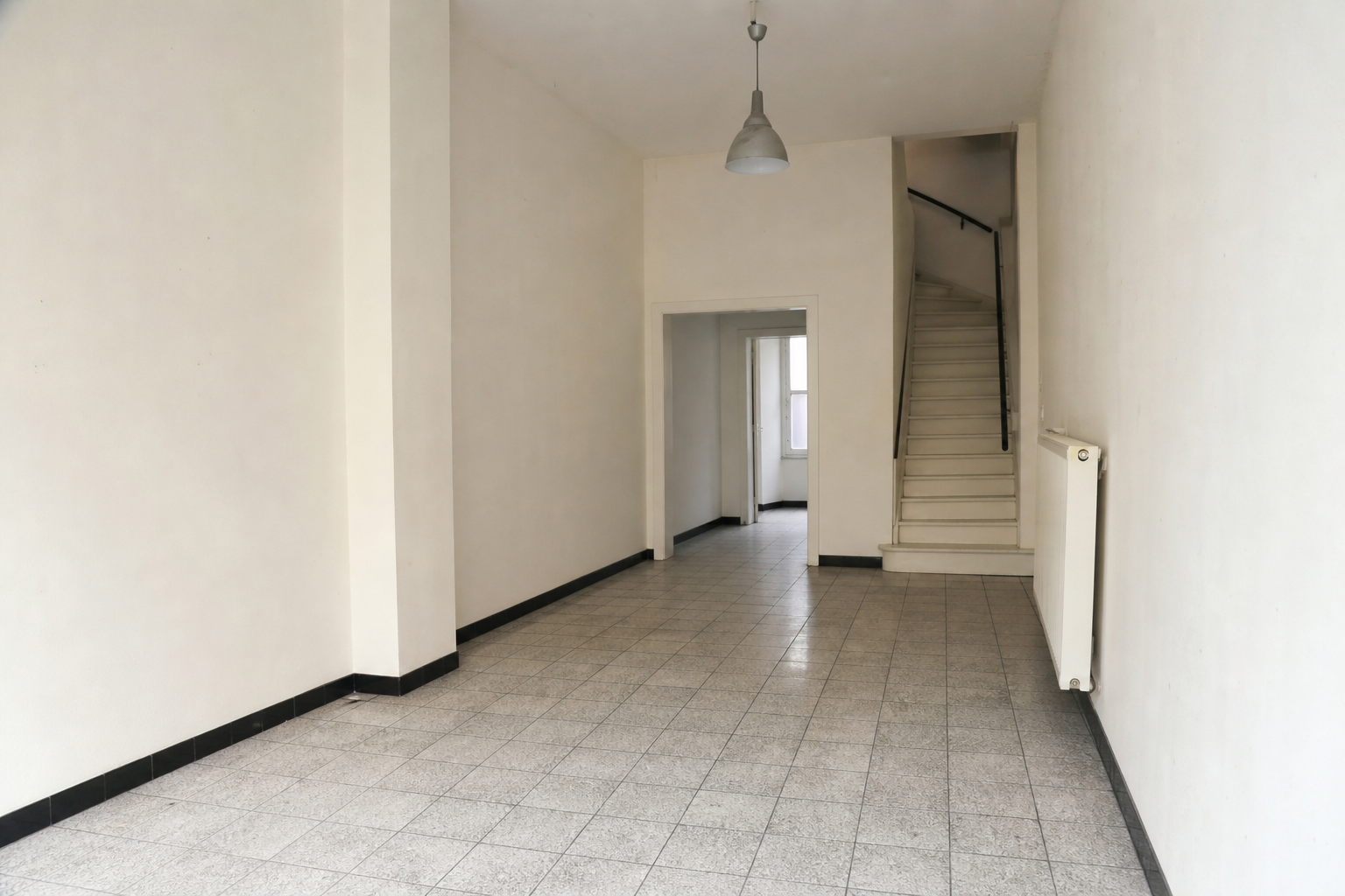 Vide commerce à Visé : avant, en cours et après — après débarras