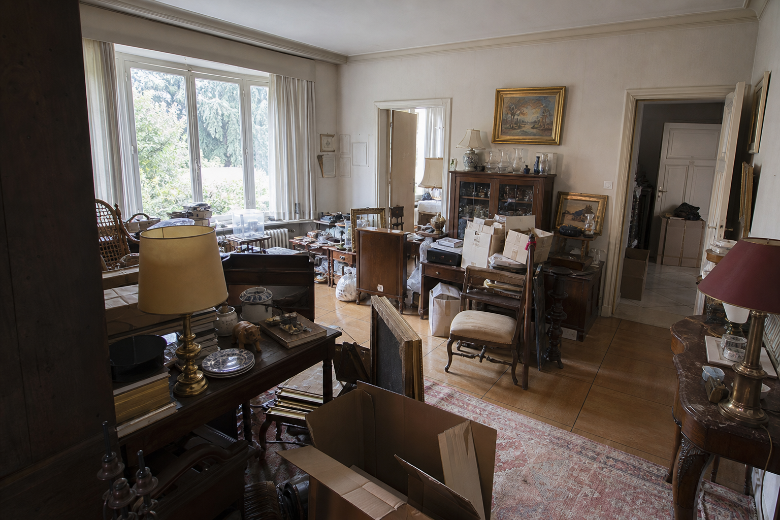 Vide villa avec dépendances à Woluwe-Saint-Pierre : avant, en cours et après — avant débarras
