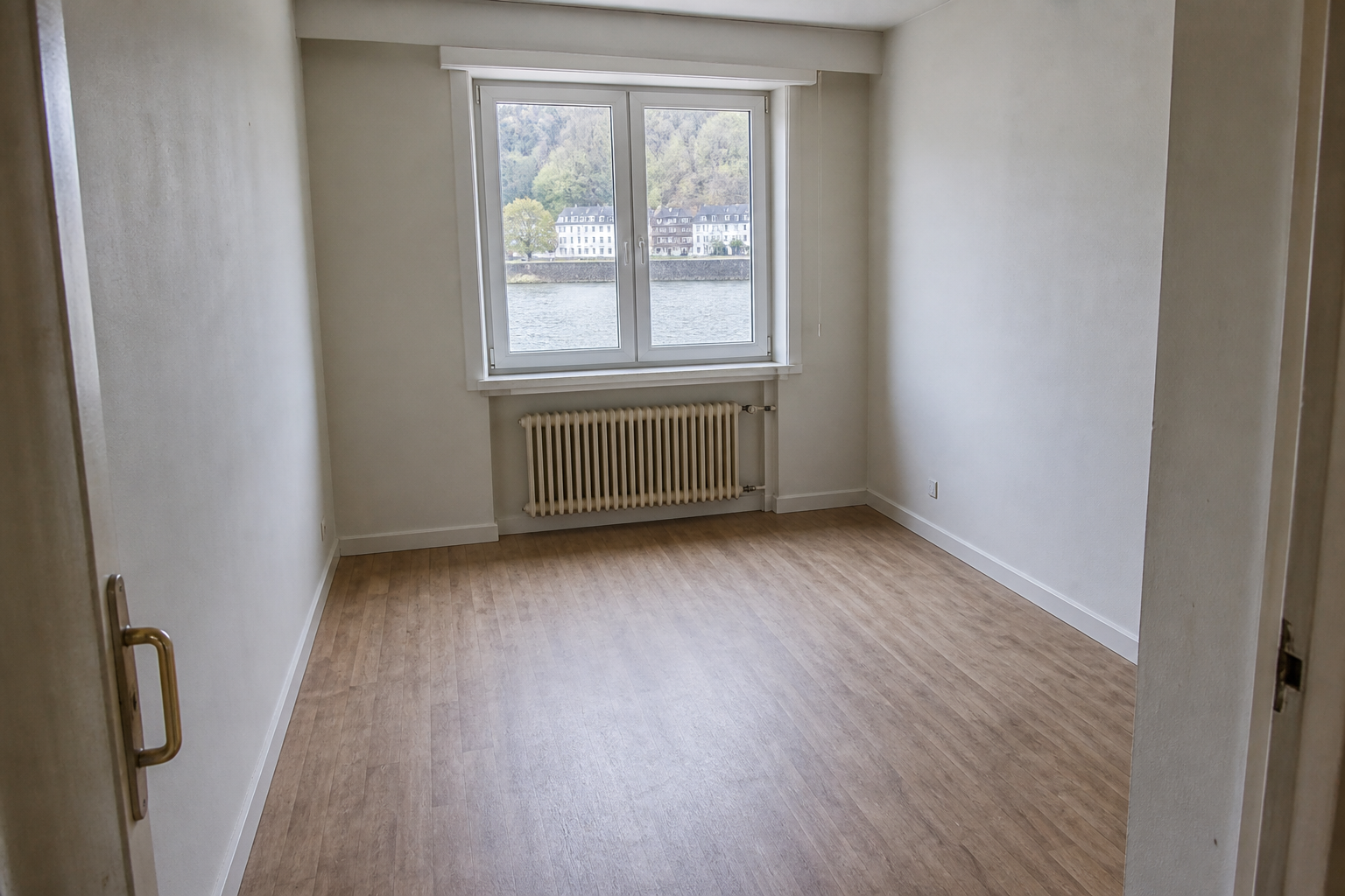Vide appartement à Yvoir : avant, en cours et après — après débarras