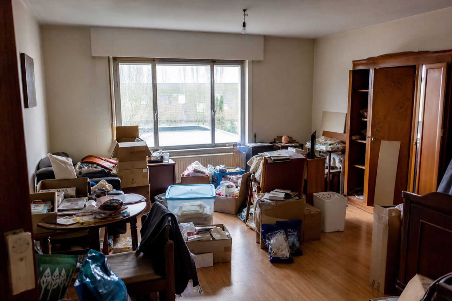 Vide appartement à Zele : avant, en cours et après — avant débarras